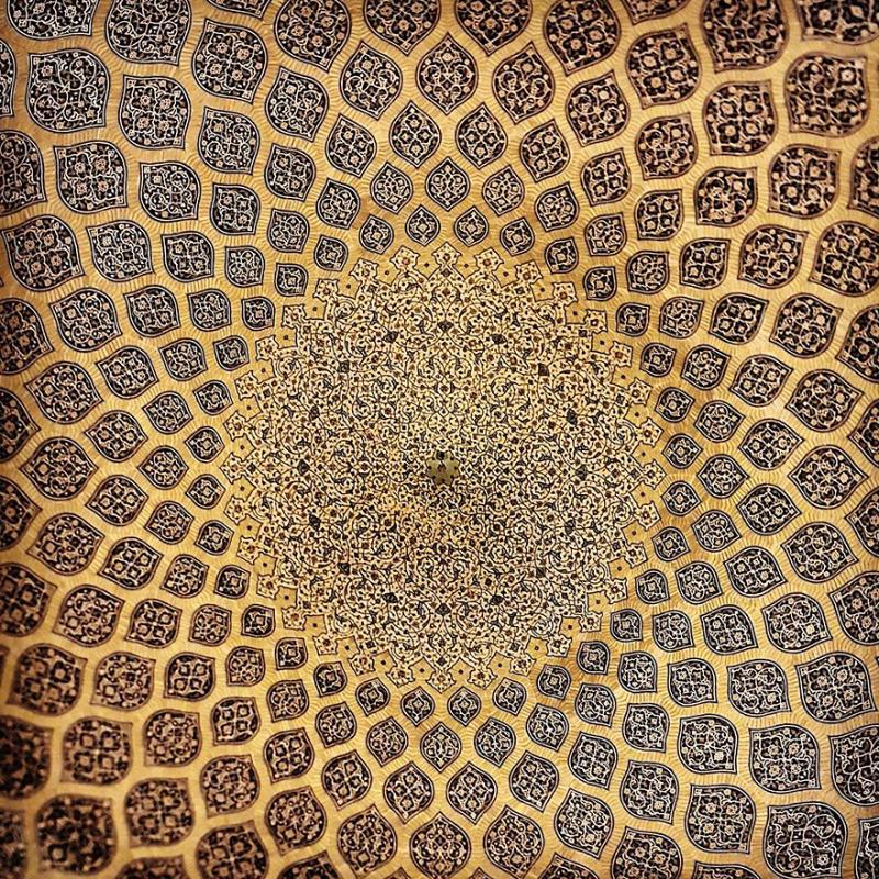 hypnotizing art of mosque's ceiling 10