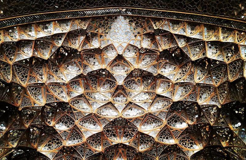 hypnotizing art of mosque's ceiling 11