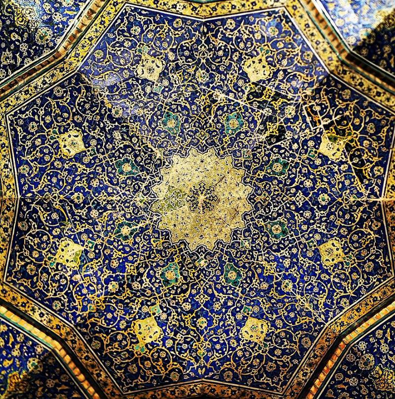 hypnotizing art of mosque's ceiling 17