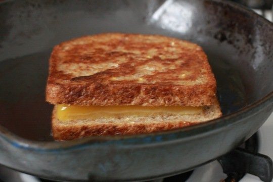 Grilled cheese sandwich4