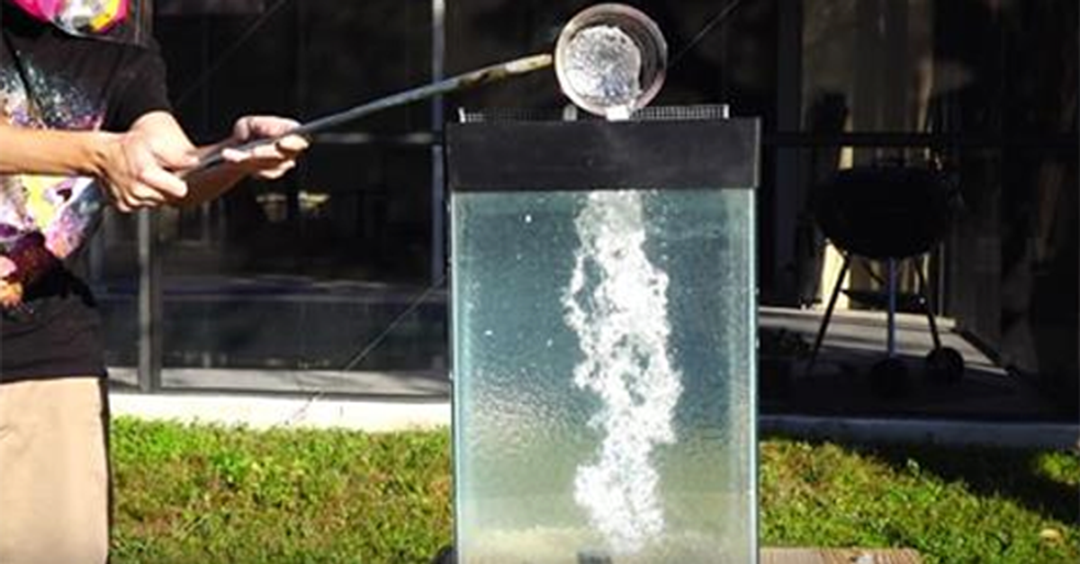 Pouring Molten Aluminum Into A Fish Tank For Science 2022