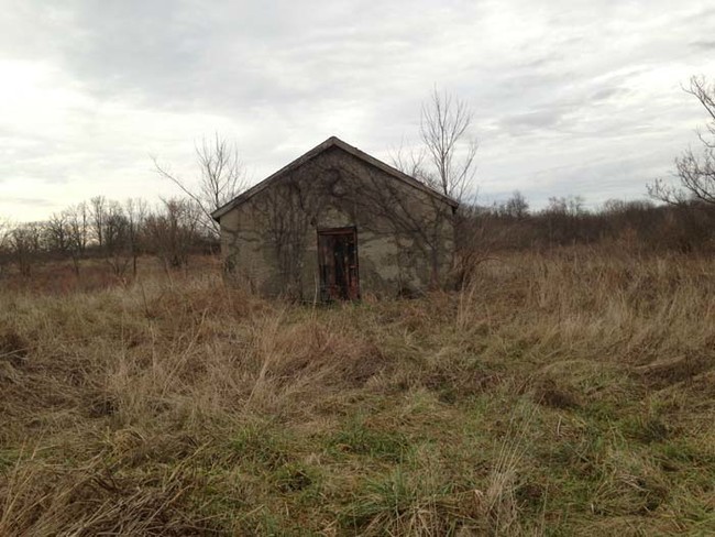 abandoned farmhouse 