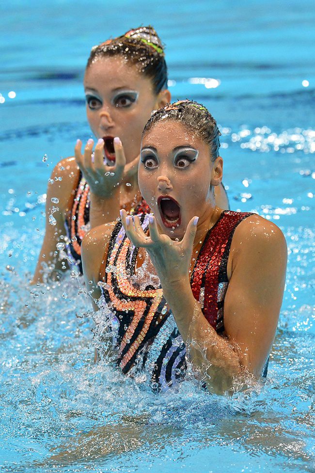 synchronized swimmers’ faces 1