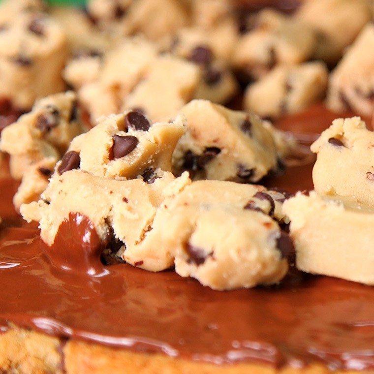 chocolate-chip-cookie-dough-pizza6