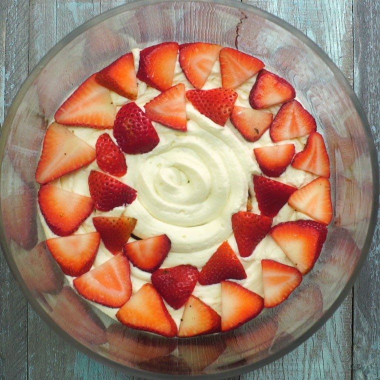 strawberry-blueberry-trifle4