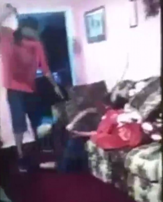 father beats daughter for having snapchat