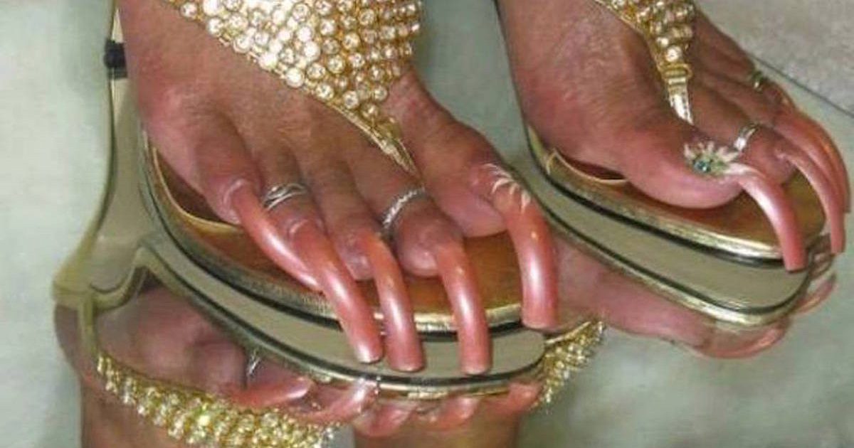 10 Sets Of Extremely Long Toenails You Have To See To Believe