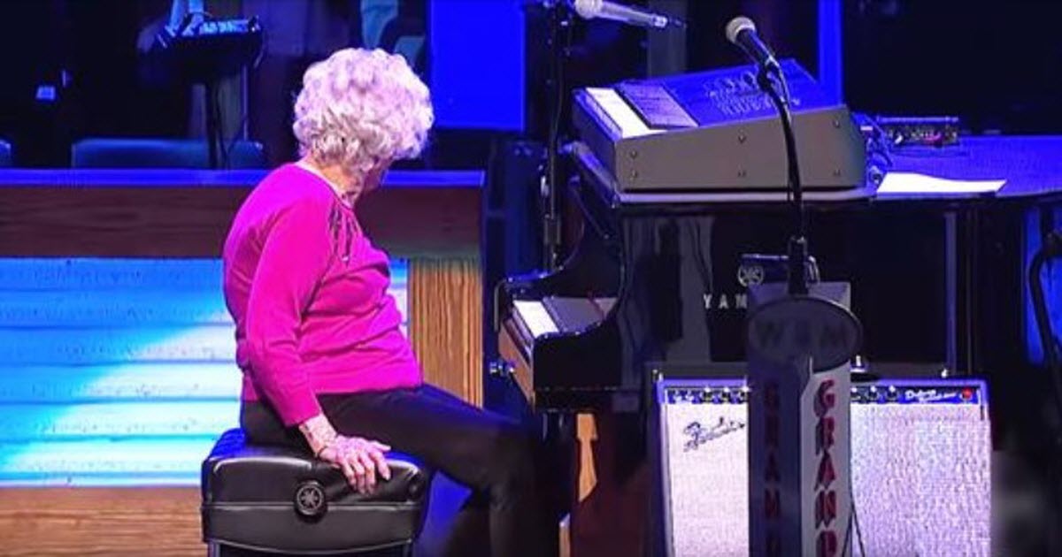 98 Year Old Grandma Receives Standing Ovation At Grand Ole Opry